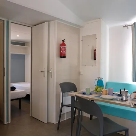 Happy Camp Mobile Homes In Villaggio Turistico Internazionale Eden Kemping *